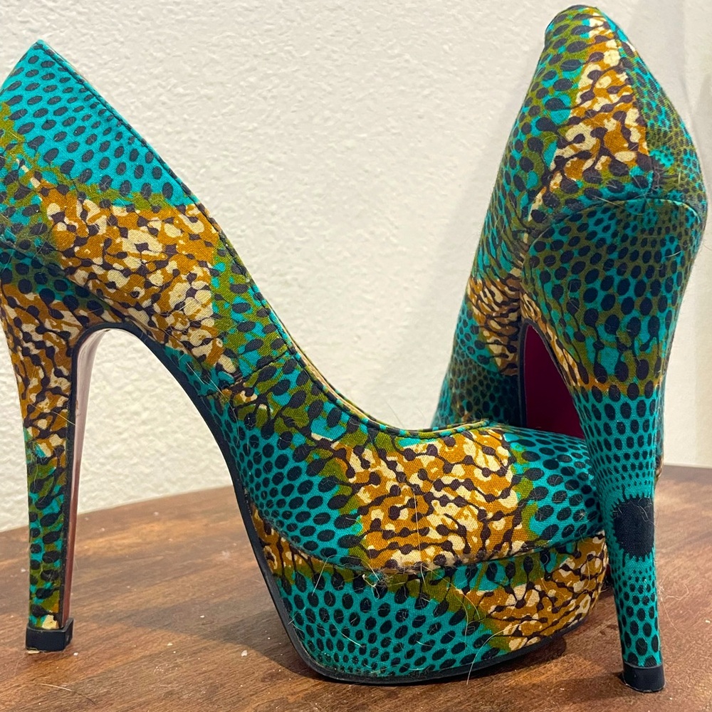 Stylish Teal and Gold Women's Heels